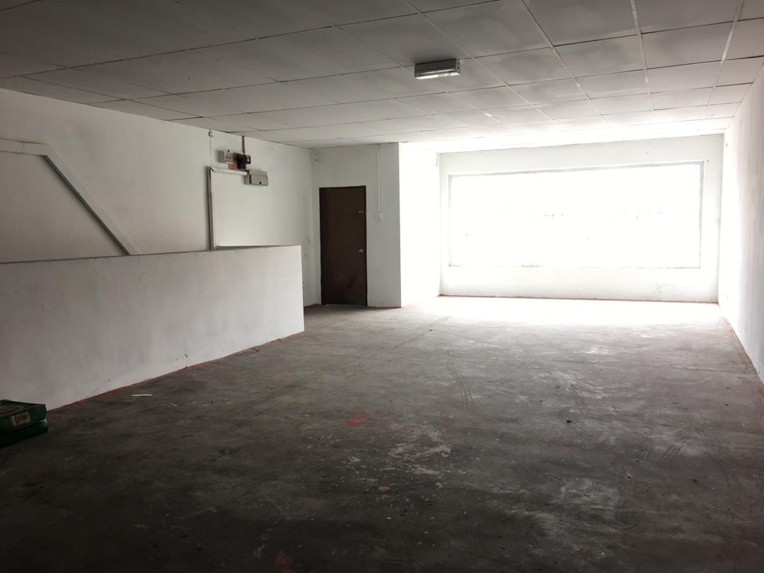 First Floor Shoplot Seksyen 8, Bandar Baru Bangi - photo 3
