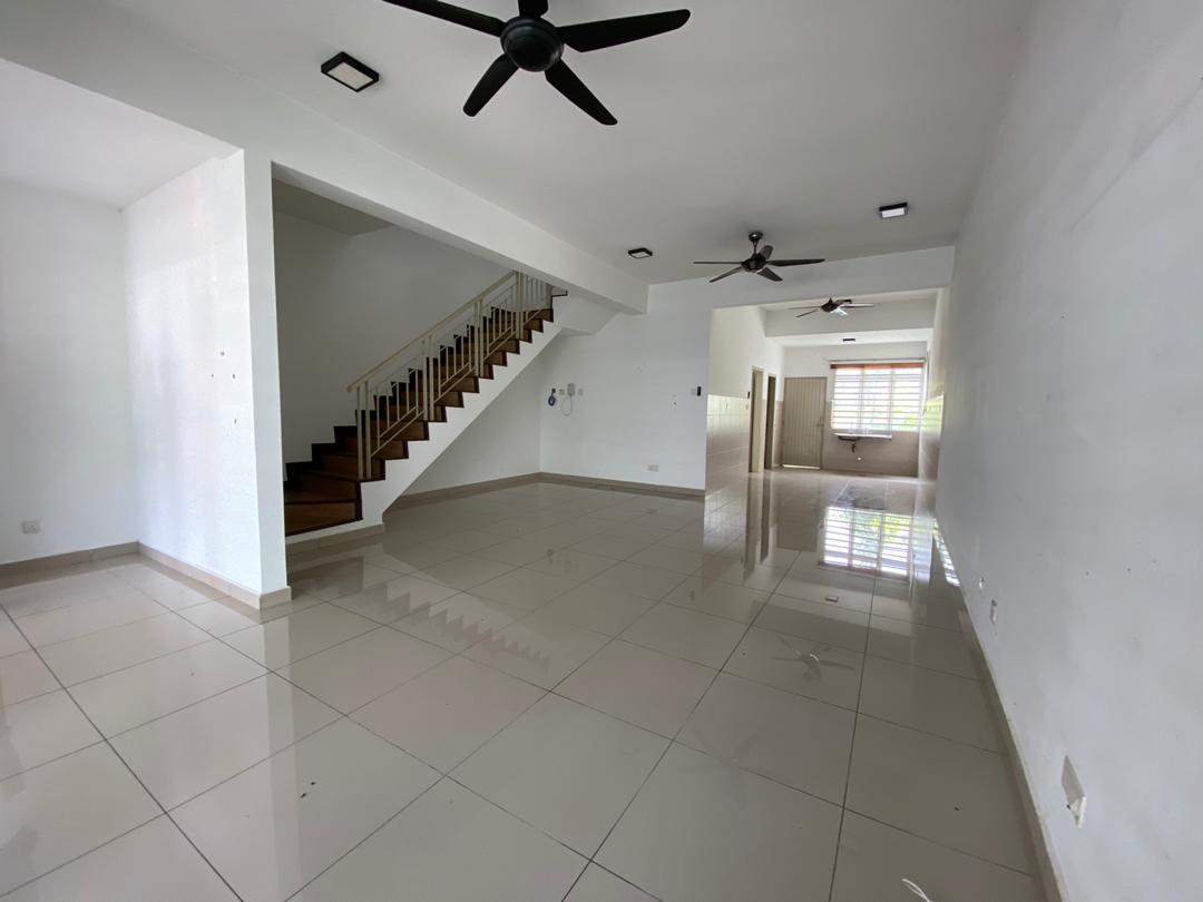 2 Storey Terrace Mekar Bandar Ainsdale, Seremban - photo 2