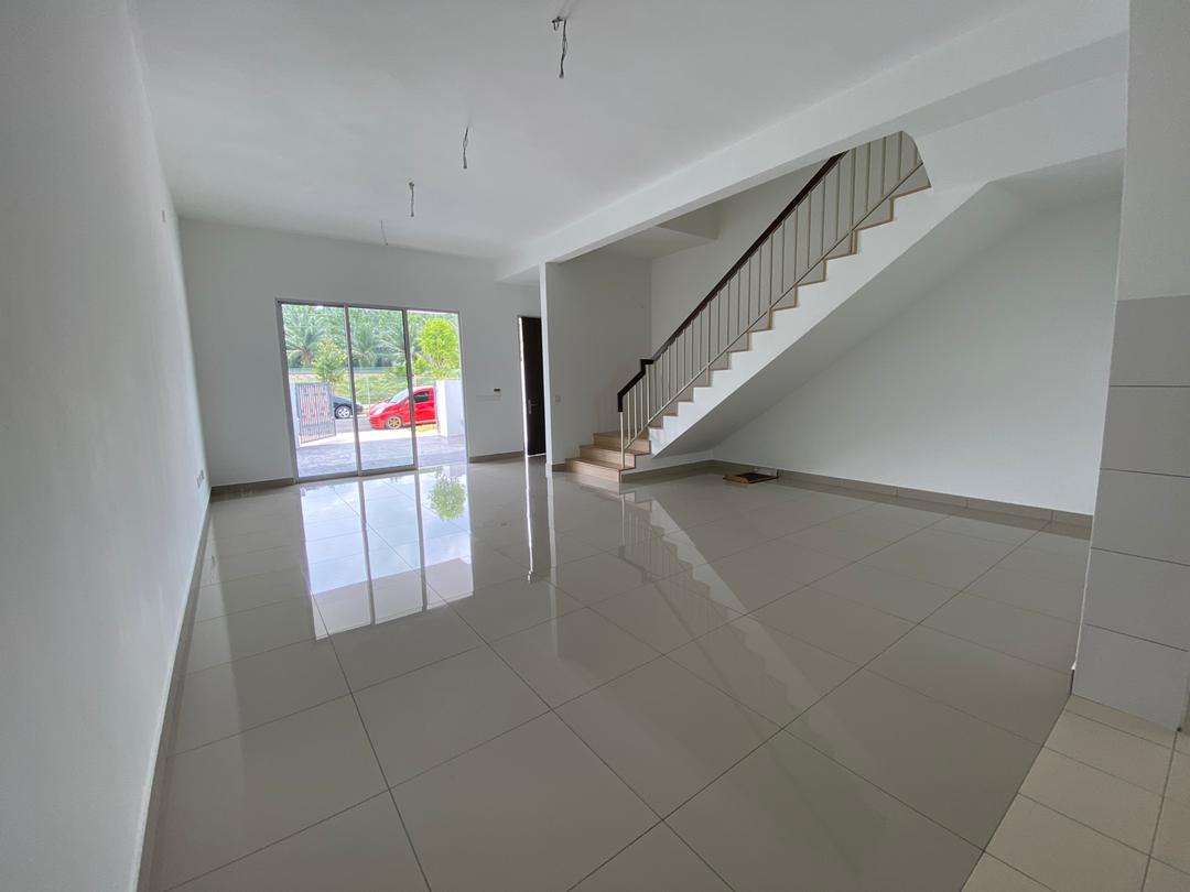 BRAND NEW 2 Sty Terrace Amani Serenia City Sepang - photo 3