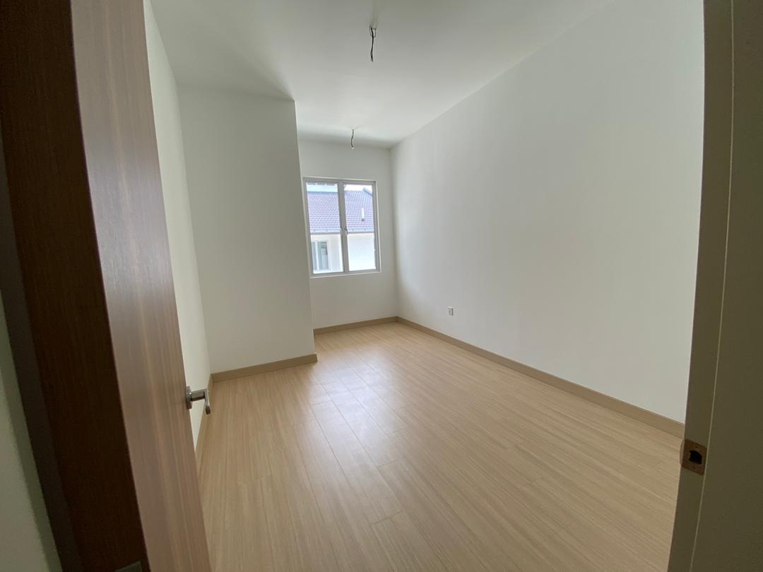 BRAND NEW 2 Sty Terrace Amani Serenia City Sepang - photo 4