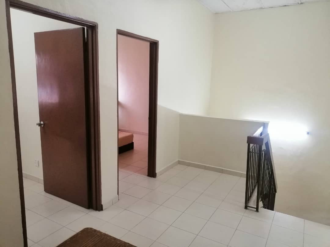Furnished Double Storey Terrace Seksyen 8 Bangi - photo 9