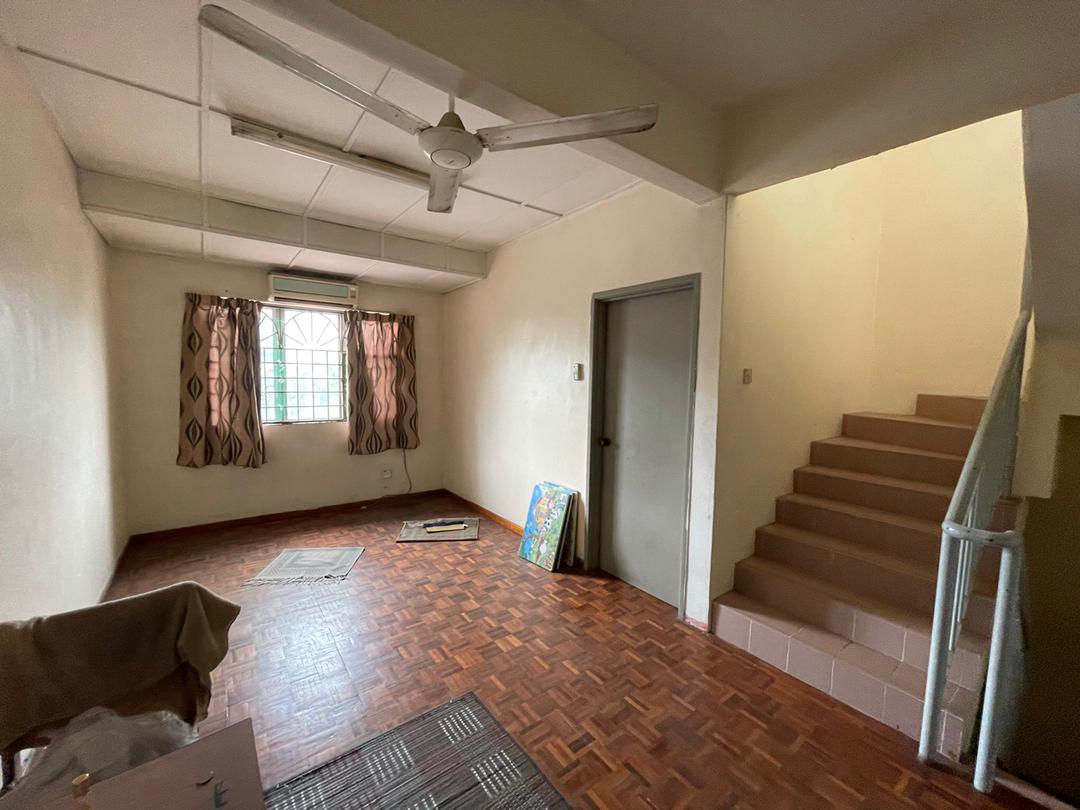 2 And Half Sty Terrace Seksyen 4 Bandar Baru Bangi - photo 4