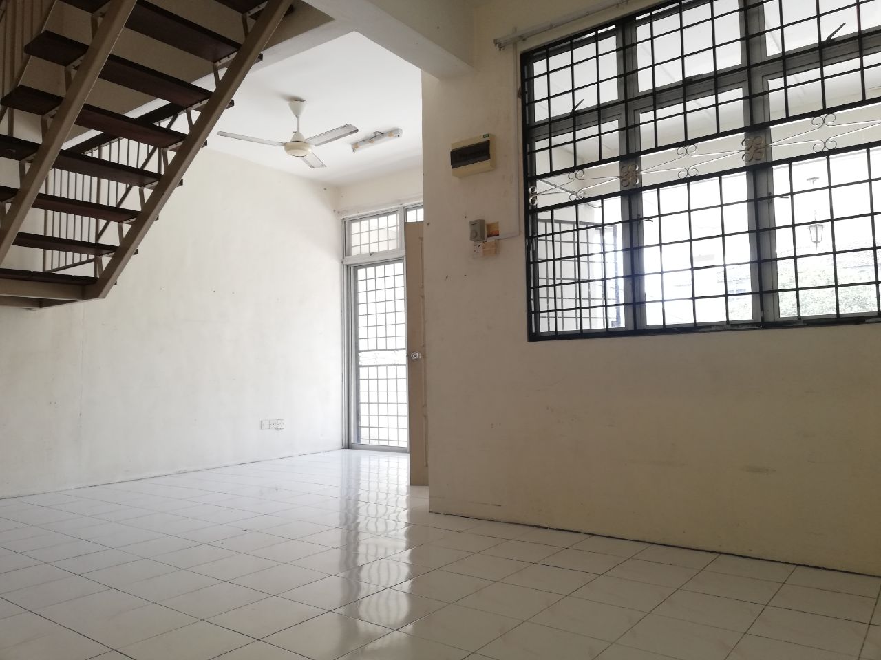 Double Storey Taman Lestari Putra 7 Seri Kembangan - photo 2