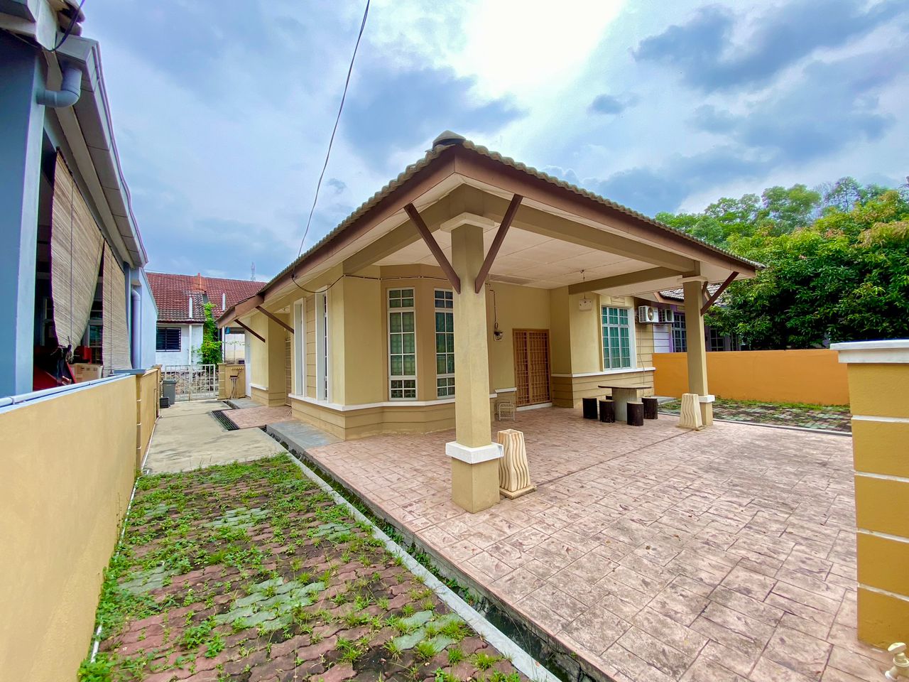 FACING OPEN 1 Sty Semi Detached Desa Jati Nilai - photo 2