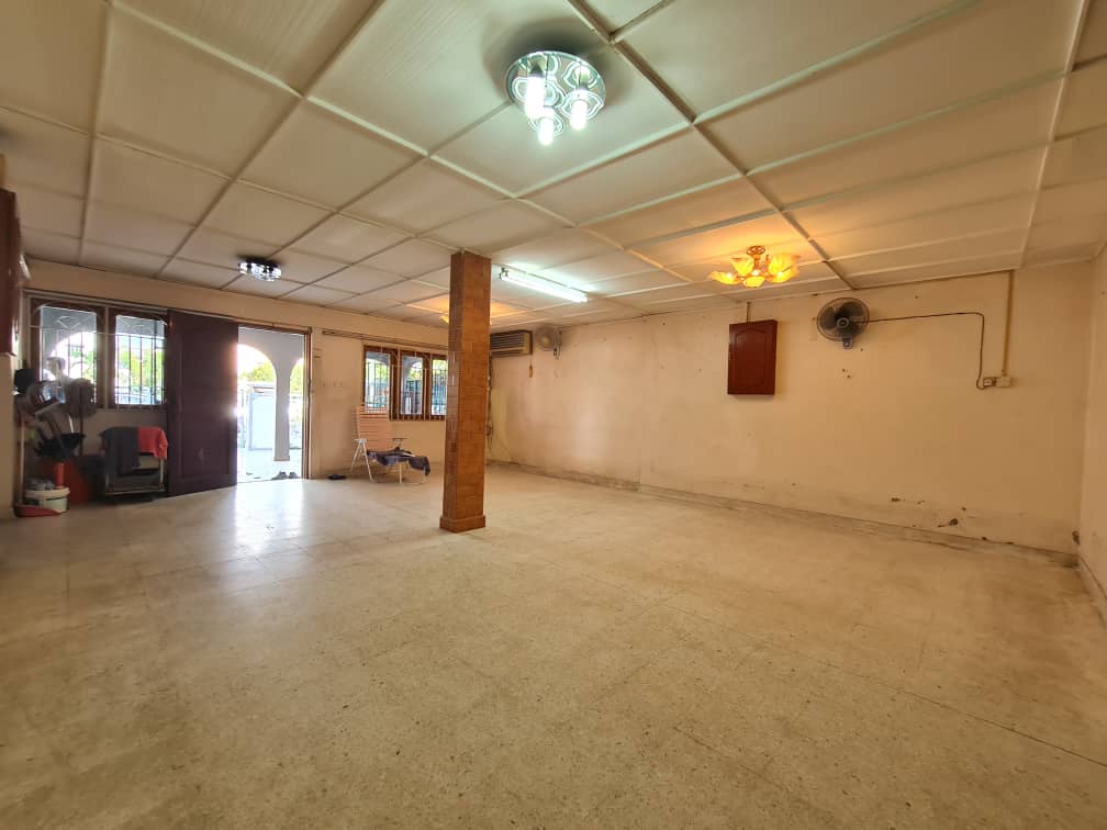 CORNER LOT 2 Storey Terrace Taman Sri Reko Kajang - photo 2
