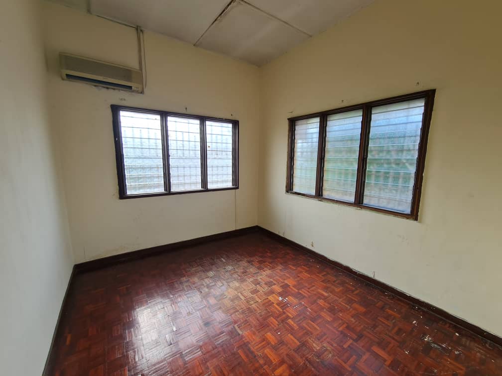CORNER LOT 2 Storey Terrace Taman Sri Reko Kajang - photo 3