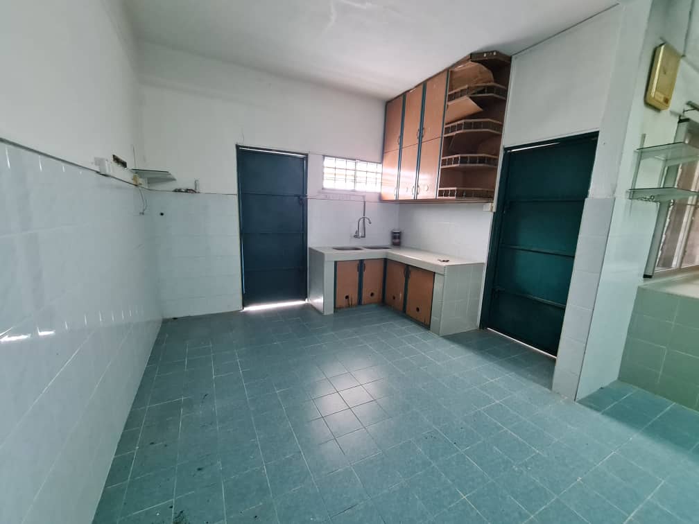 CORNER LOT 2 Storey Terrace Taman Sri Reko Kajang - photo 7