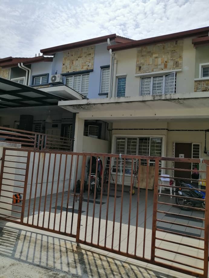 Double Storey Terrace Taman Universiti BANGI - photo 2