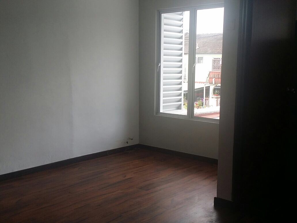 2sty house Taman Sungai Jelok near KTM