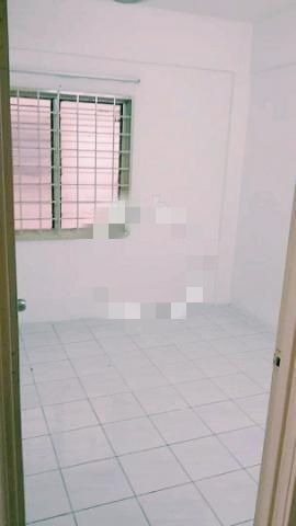 GROUND FLOOR UNIT Pangsapuri Perdana Seksyen 13 - photo 2