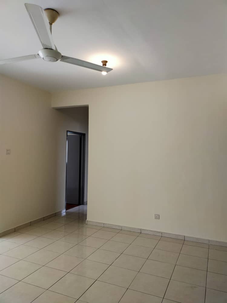PARTIAL FURNISHED Pelangi Heights Apartment Klang - photo 2