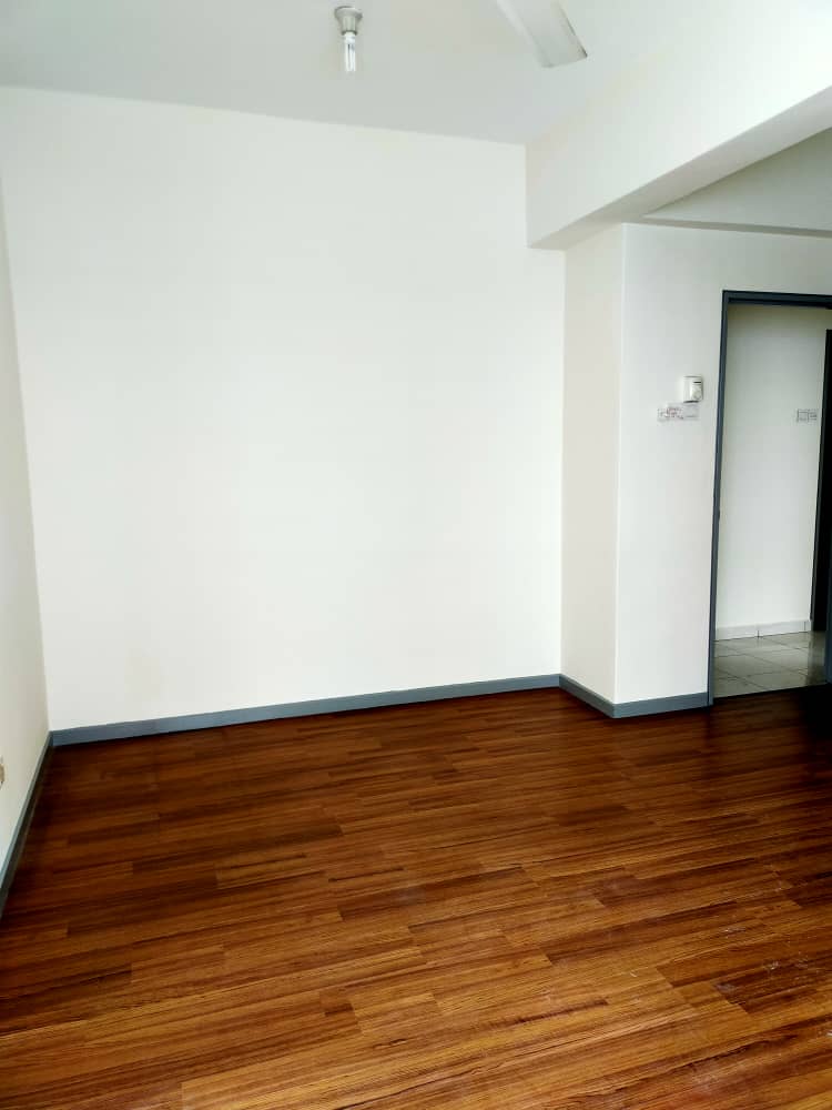PARTIAL FURNISHED Pelangi Heights Apartment Klang - photo 3