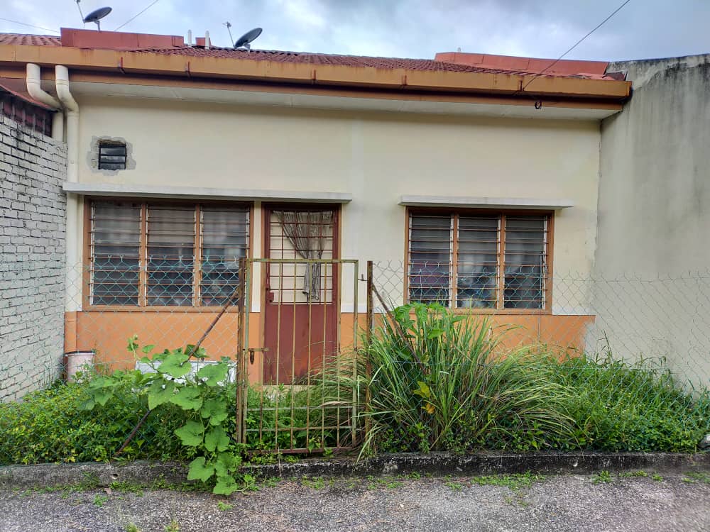 SINGLE STOREY TERRACE AT TAMAN MERU AMAN, KLANG - photo 4