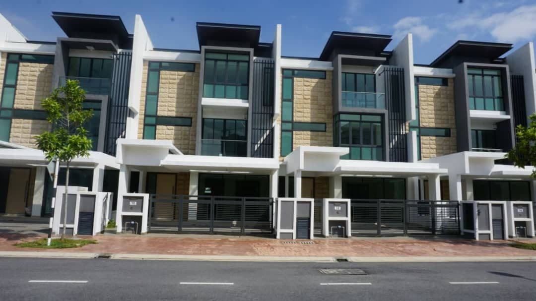 FREEHOLD 3 STOREY SUPERLINK ANGGUN KIRANA FOR SALE