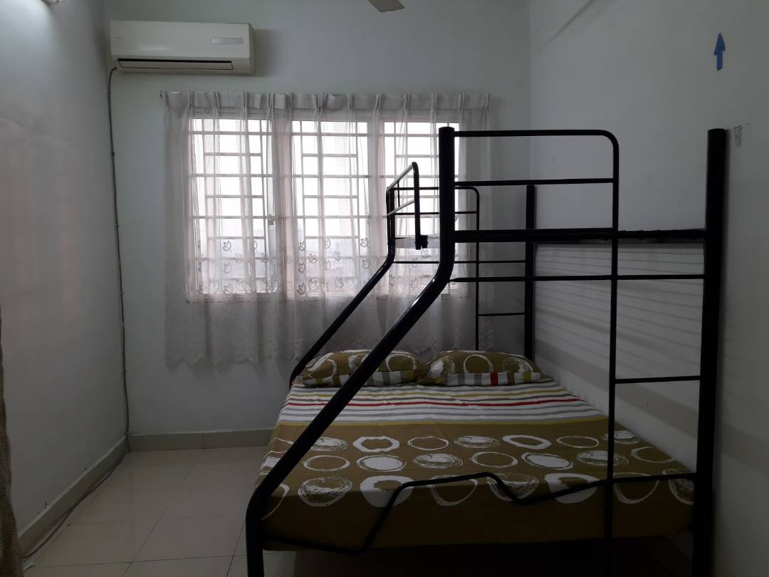 PARTLY FURNISHED BANJARIA COURT GOMBAK FOR RENT - photo 3