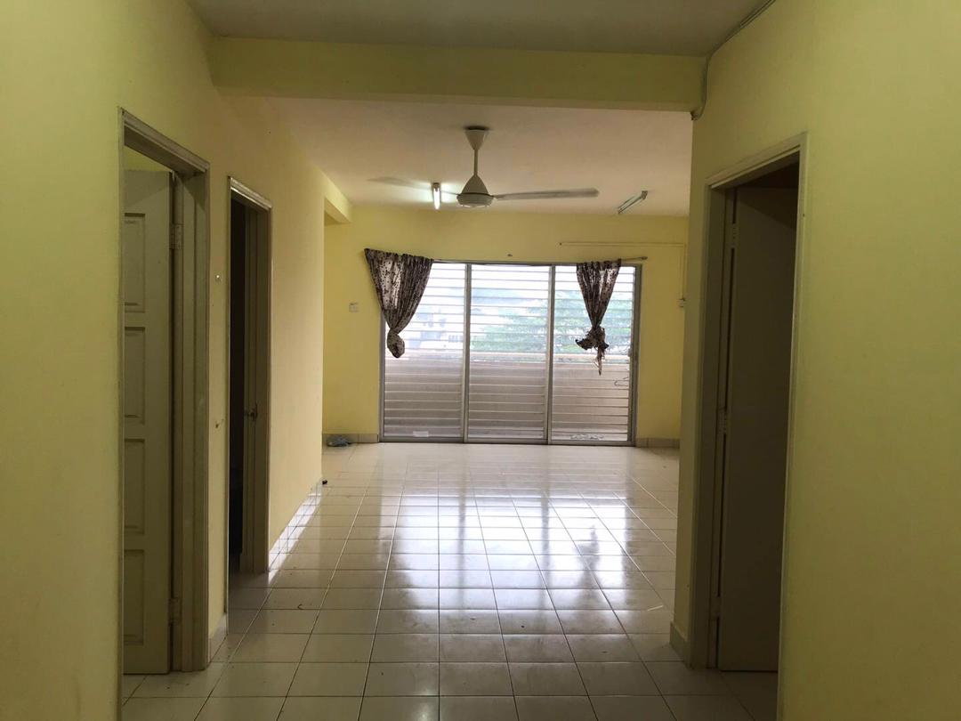 PARTLY FURNISHED MAGNAVILLE CONDO SELAYANG