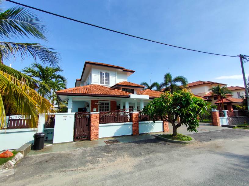 Double Storey Bungalow Seksyen 6 Bdr Bukit Mahkota - photo 3