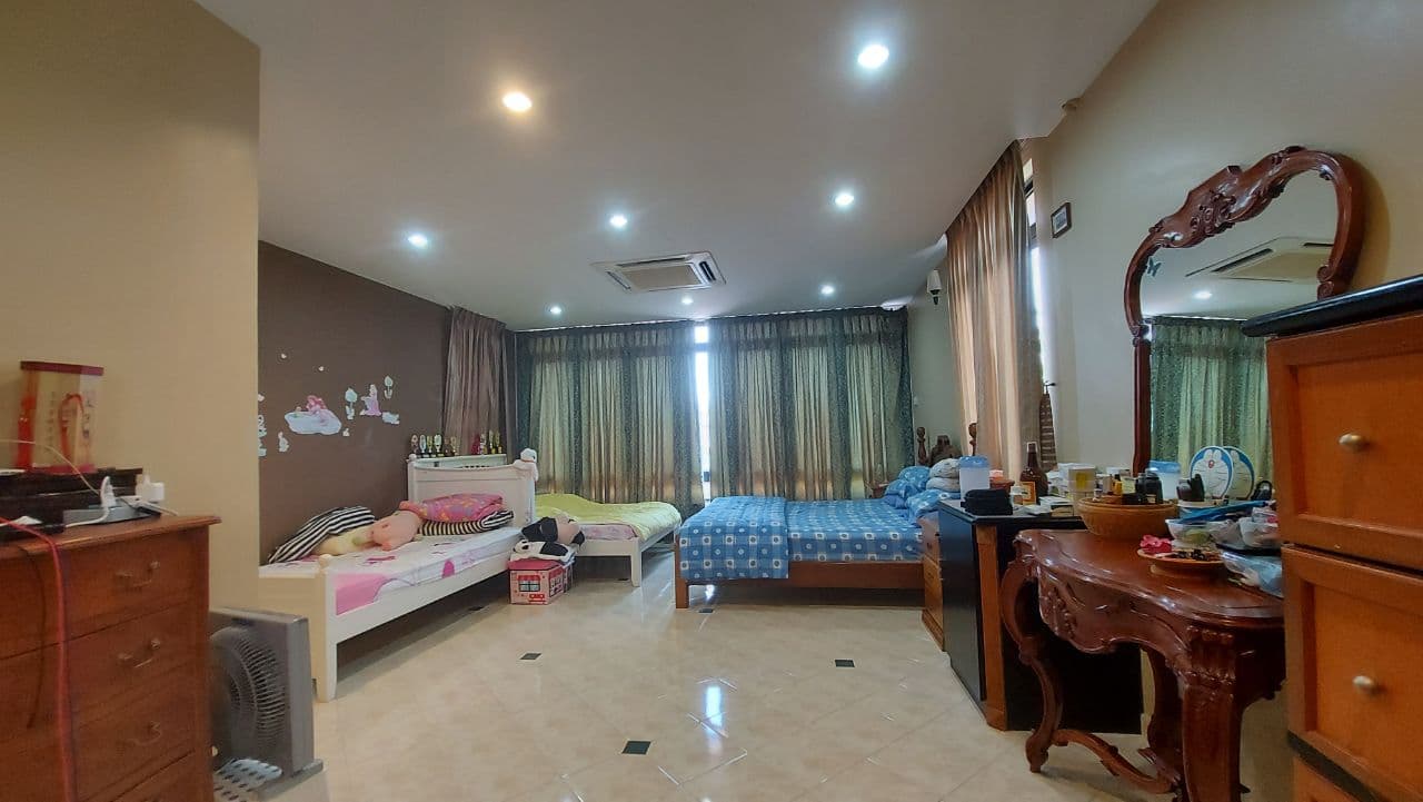 Jalan Suasana, Bandar Tun Hussein Onn, Cheras - photo 4