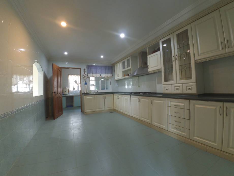 Double and a Half Storey Bungalow, Taman Melawati - photo 2