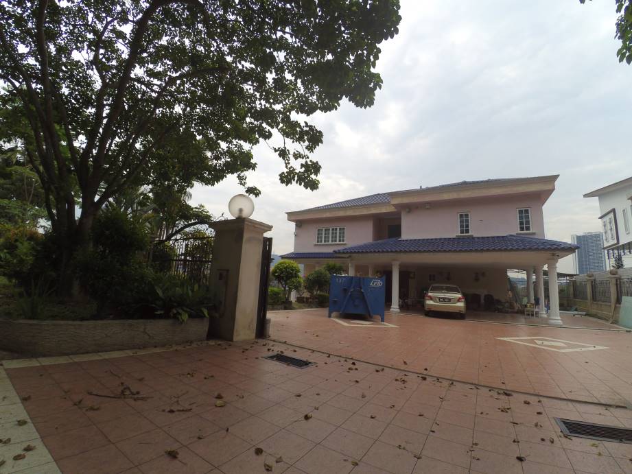 Double and a Half Storey Bungalow, Taman Melawati - photo 6