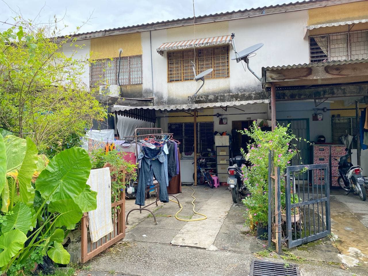 Double Storey Terrace, Jalan J5, Taman Melawati - photo 6