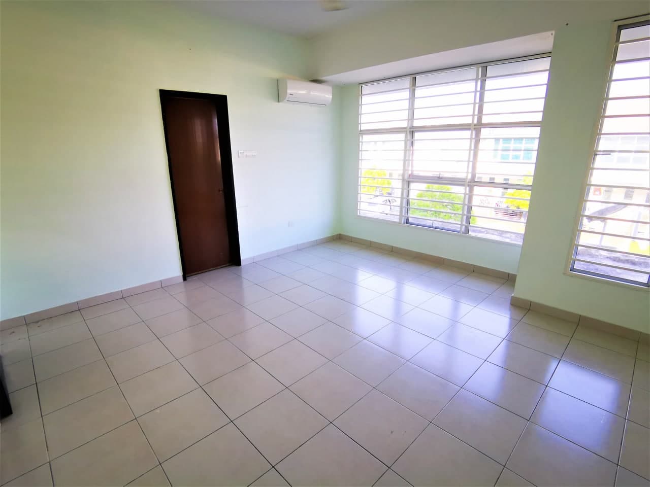 Double Storey Terrace, Bangi Avenue 2 Seksyen 6 - photo 5