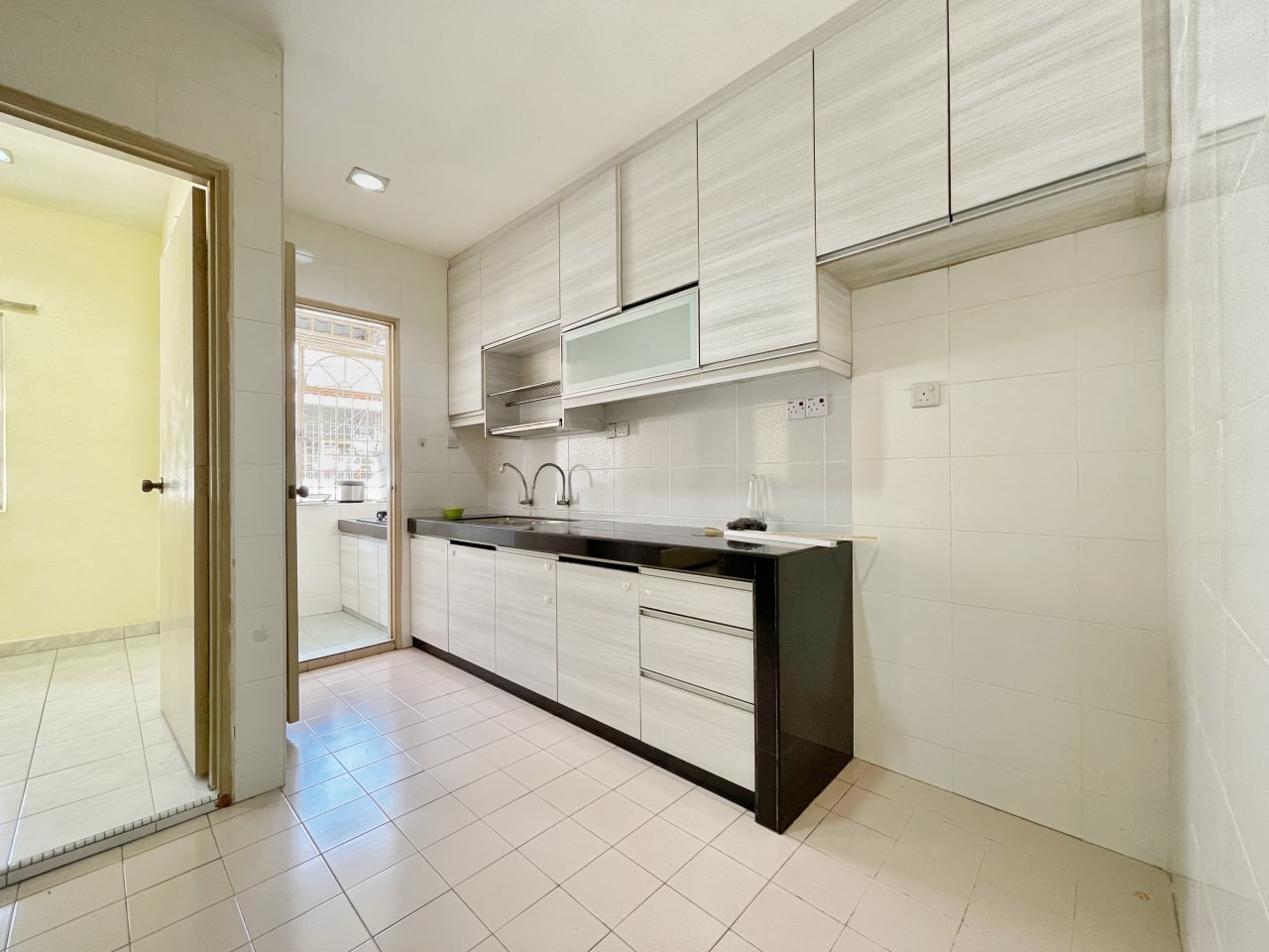 Renovated Townhouse Upstair Taman Saga Ampang - photo 3