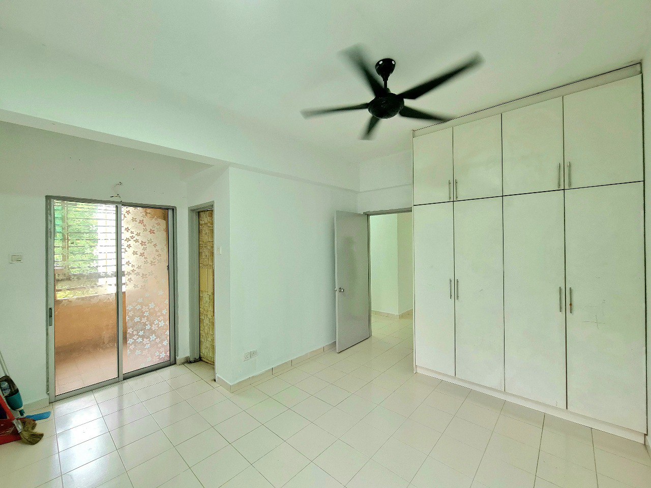 Lower Ground Apartment Apartment Andari Townvilla - photo 4