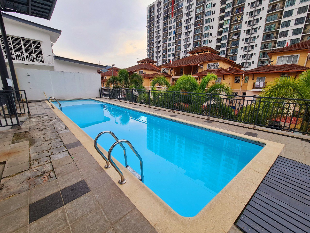 Lower Ground Apartment Apartment Andari Townvilla - photo 8