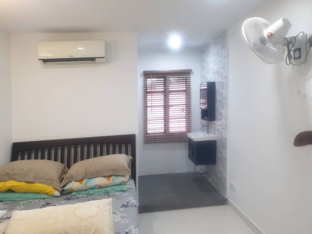 Two and Half Storey Terrace House - photo 5