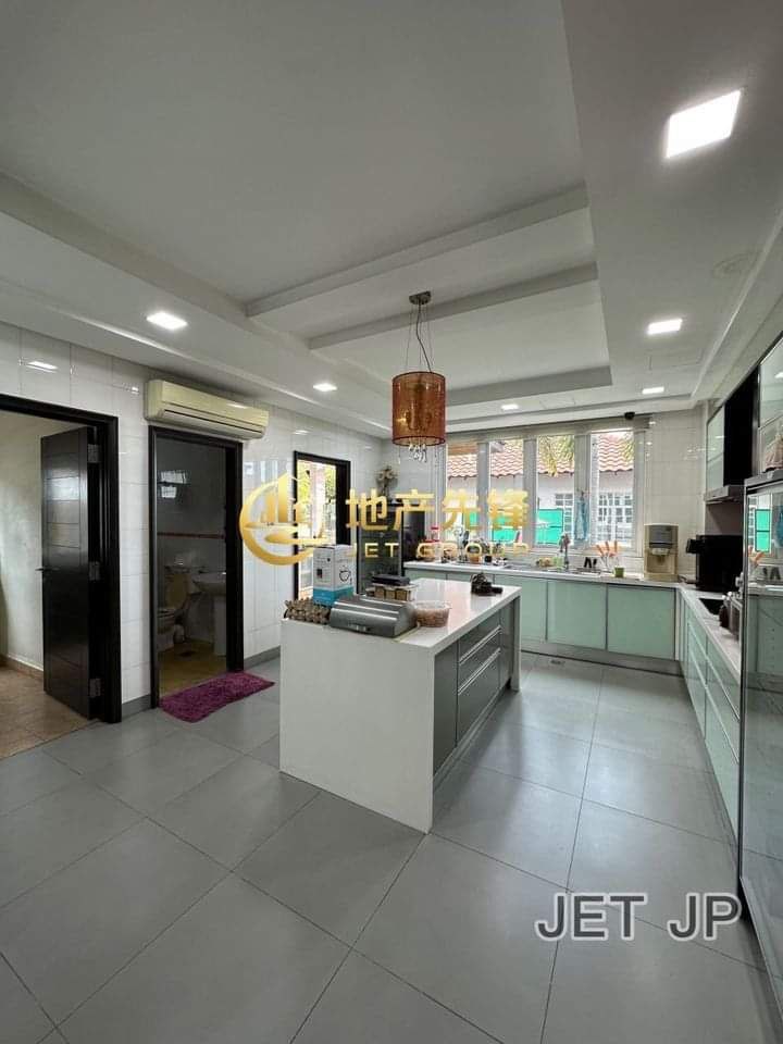Fully Renovated Double Storey Bungalow Seksyen 13 - photo 3