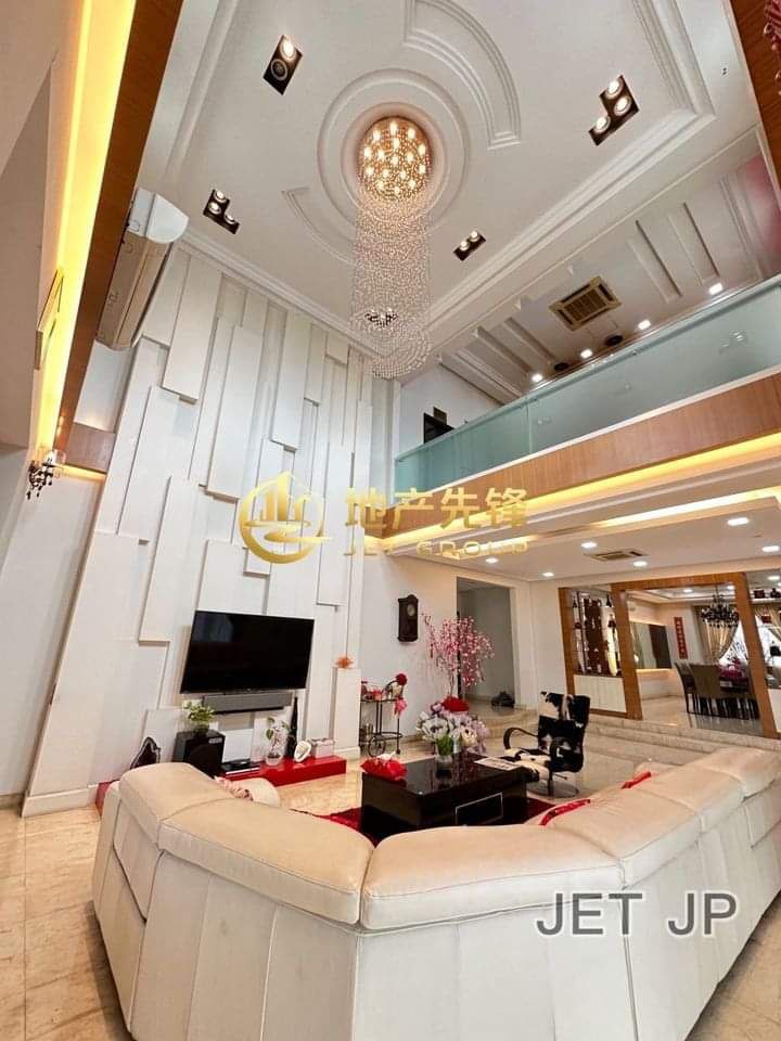 Fully Renovated Double Storey Bungalow Seksyen 13 - photo 8