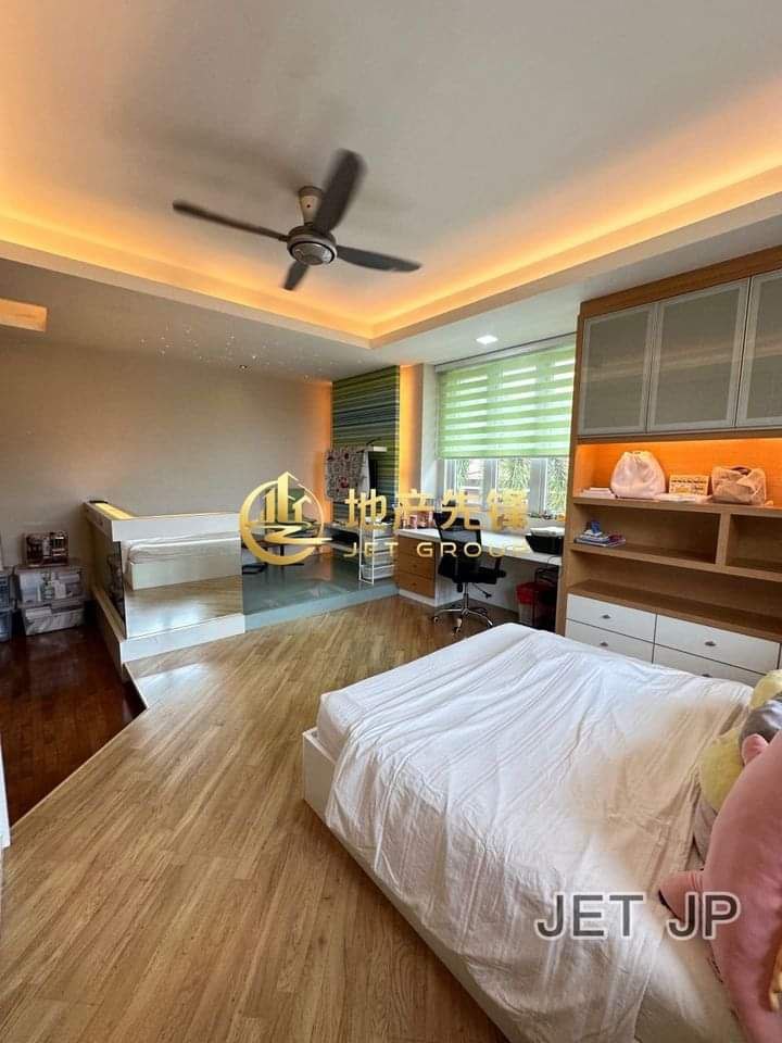 Fully Renovated Double Storey Bungalow Seksyen 13 - photo 10