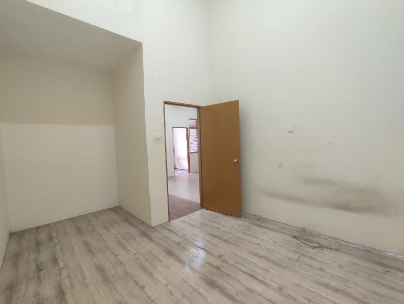 [FACING OPEN] INDERA MAHKOTA 15 - photo 8