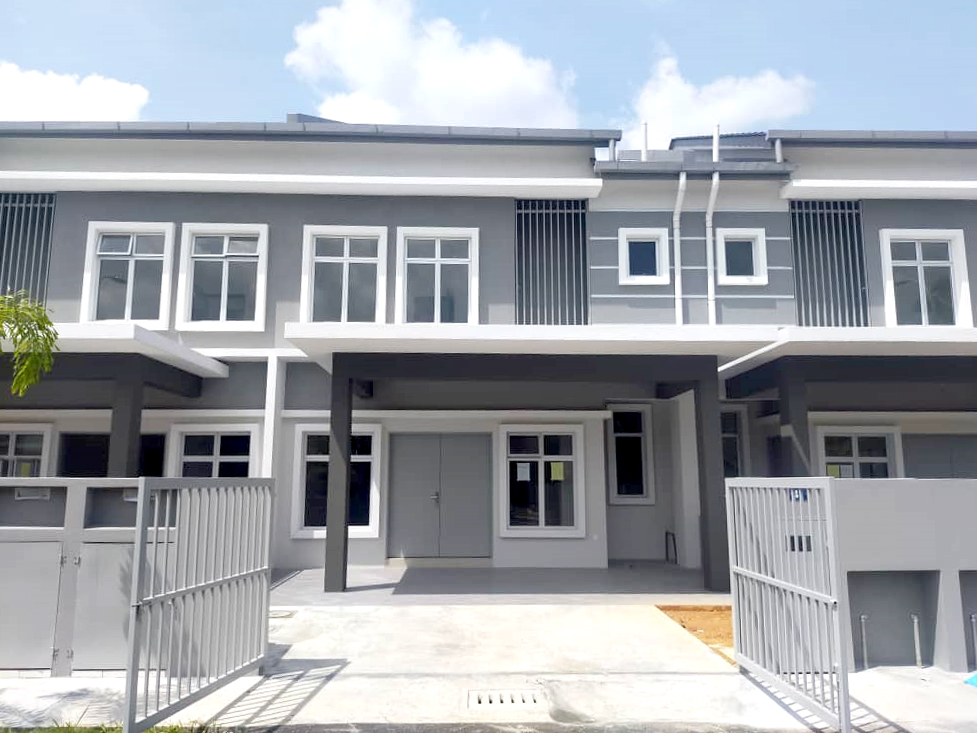KAWASAN TENANG Double Storey Sebelah Rimbayu - photo 2