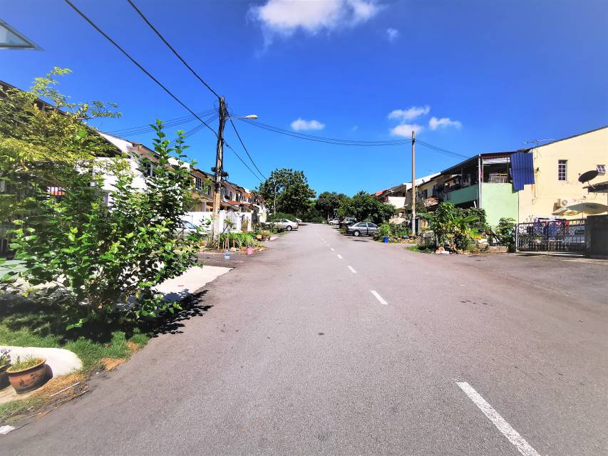 RENOVATED SPACIOUS DOUBLE STOREY AT SAUJANA PUCHON - photo 8
