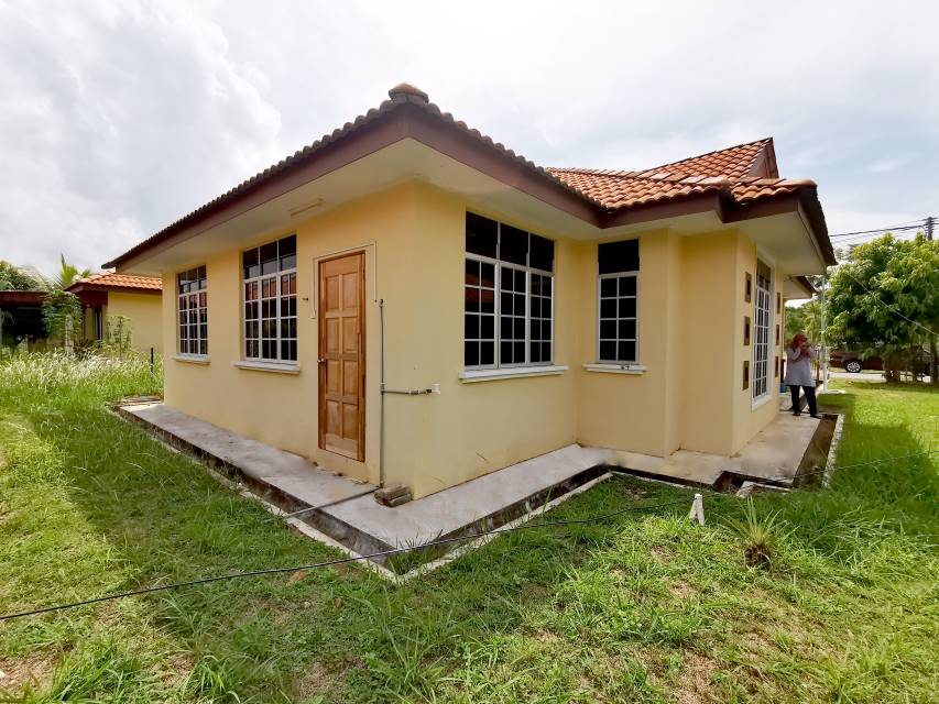 BERSIH KEJIRANAN BAIK Bungalow Gong Badak TGG - photo 6