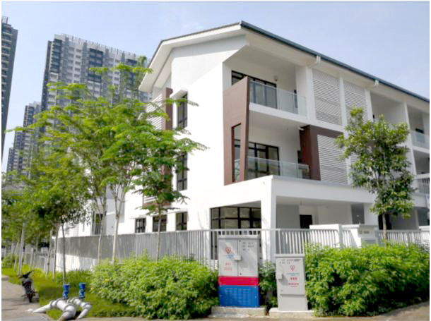 END LOT Superlink House Avens Residence