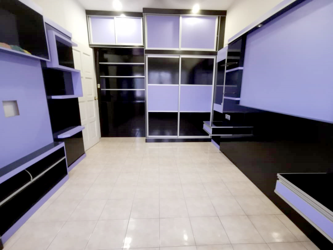 NICE UNIT 3-Storey Semi D Taman Seri Mewah Kajang - photo 3