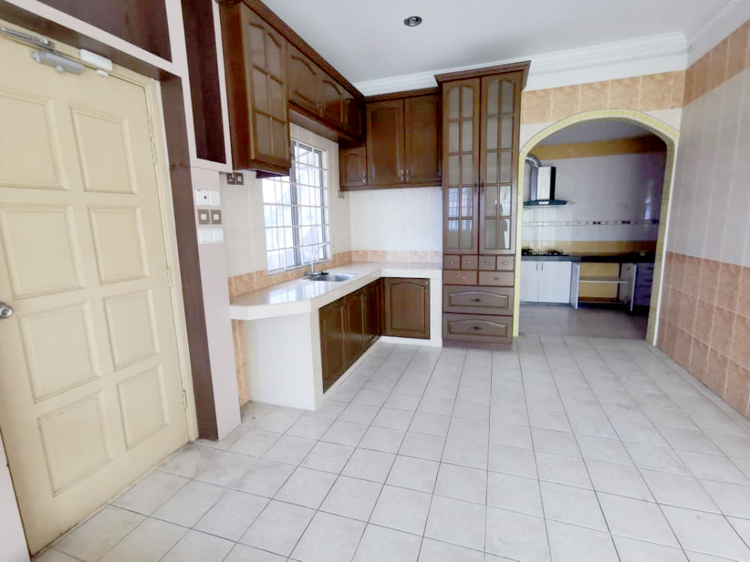NICE UNIT 3-Storey Semi D Taman Seri Mewah Kajang - photo 5