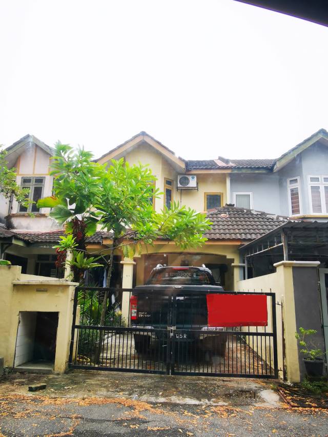 NEAR SCHOOL Double Storey Jalan Putra Perdana - photo 1