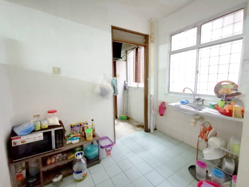 TINGKAT 1 Pangsapuri Rista Villa, Puchong - photo 2