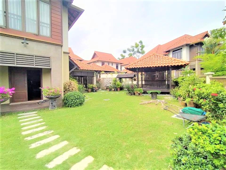 PEACEFUL FREEHOLD LUXURY BUNGALOW SHAH ALAM - photo 1