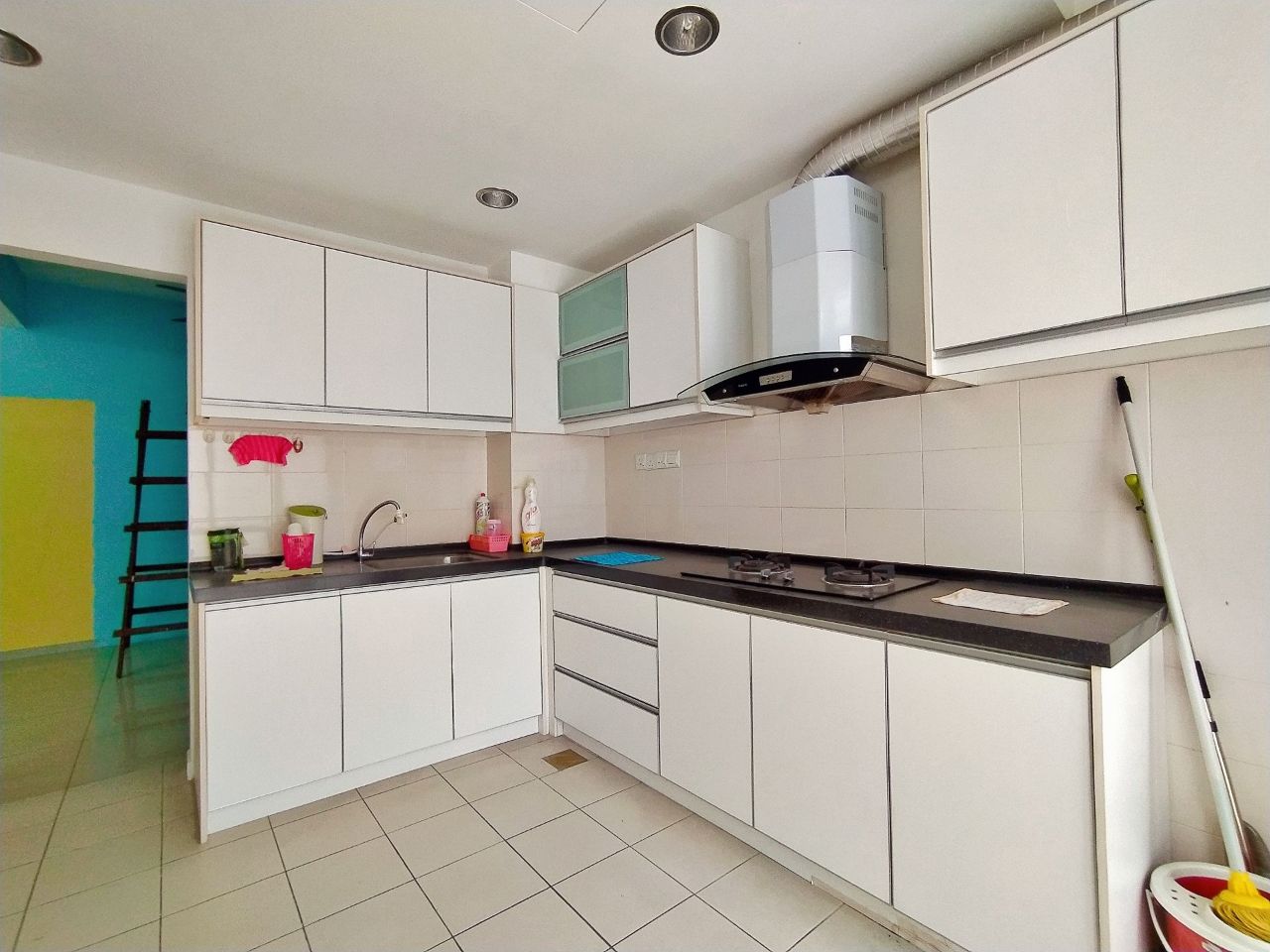 NEAT UNIT One and Half Storey Bukit Puchong