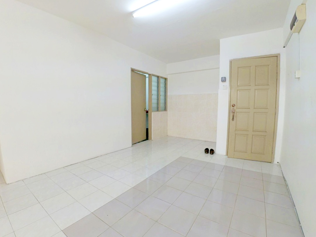 WITH LIFT Apartment Dengkil - photo 2