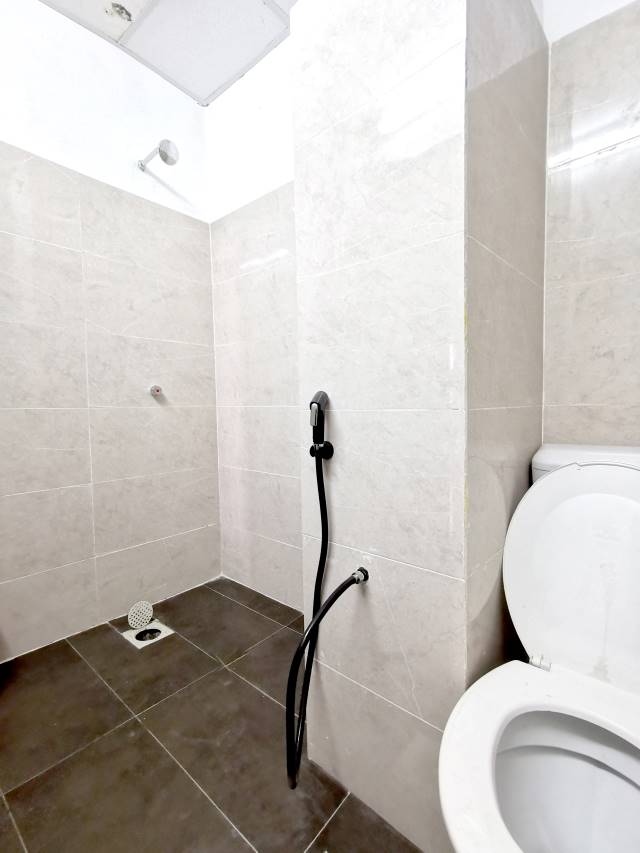 RENOVATED Pangsapuri Low Cost, Putra Height - photo 4
