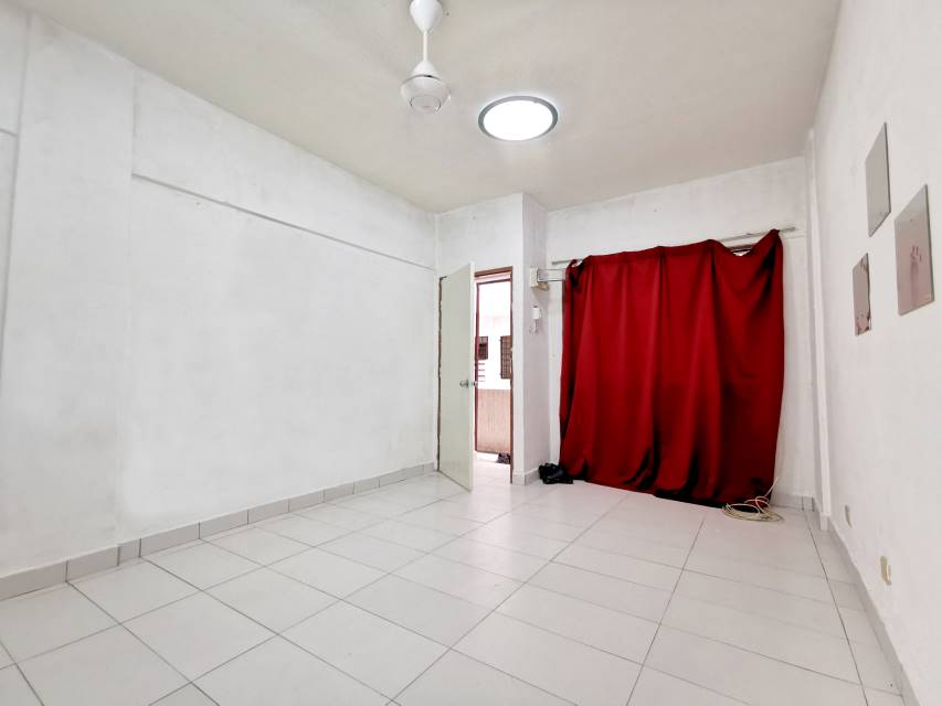 STRATA Flat Bangi Fully Tiles