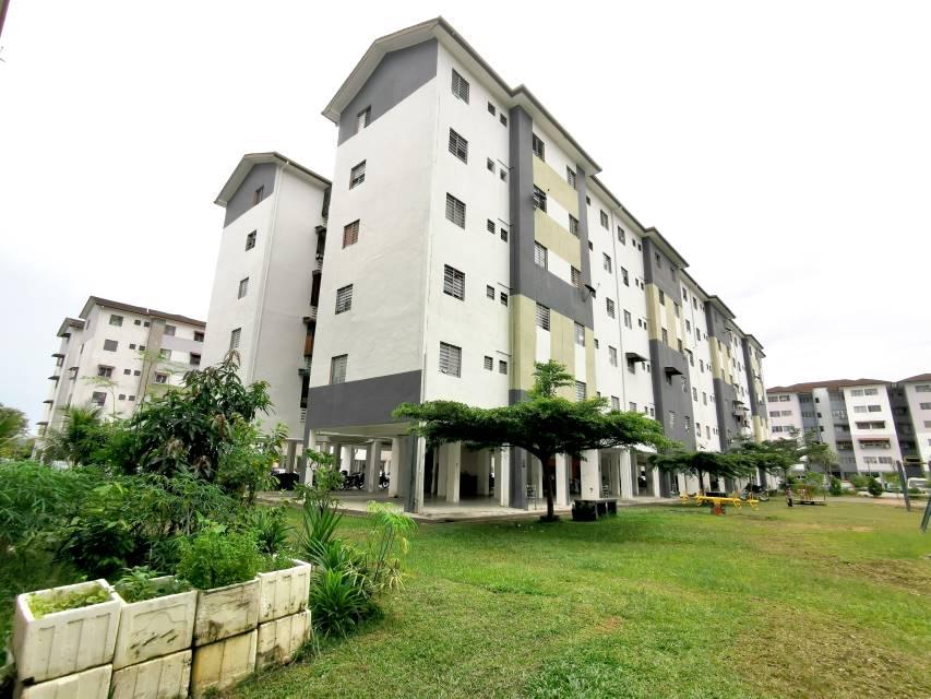STRATA Flat Bangi Fully Tiles - photo 6