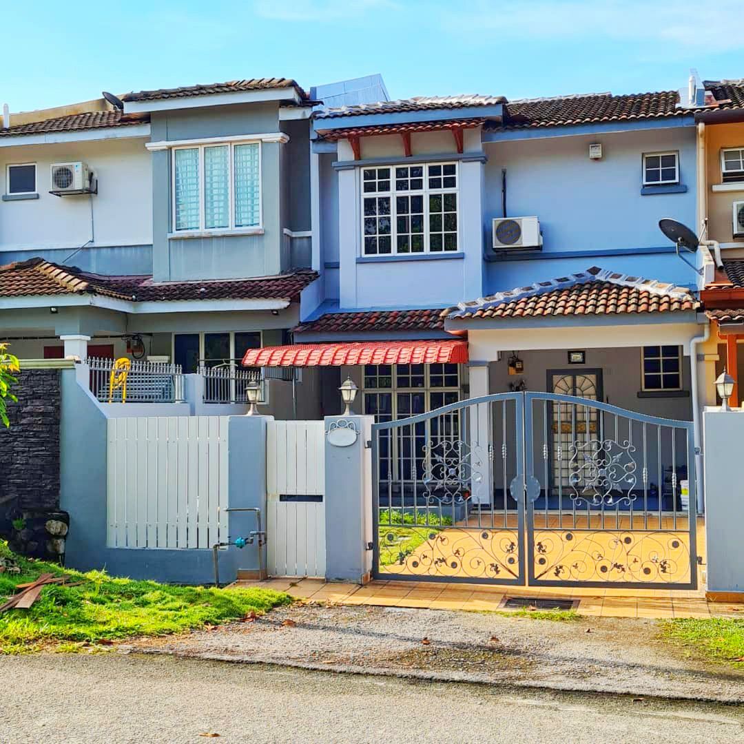 DOUBLE STOREY HOUSE SERI KEMBANGAN
