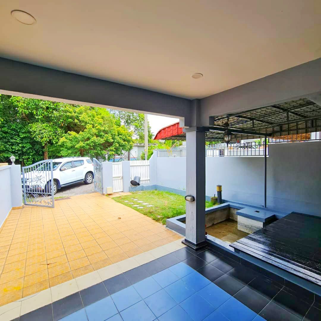 DOUBLE STOREY HOUSE SERI KEMBANGAN - photo 2